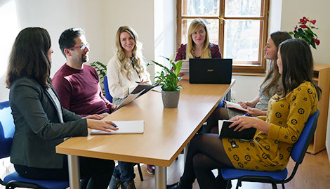 zamestnanci firmy - Orientácia na zákazníka | vratmidan.sk